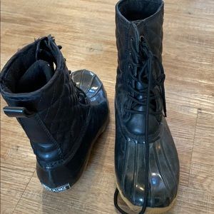Duck boots